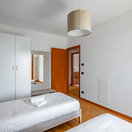 Into The Green! Flat & Garage Appartamento *