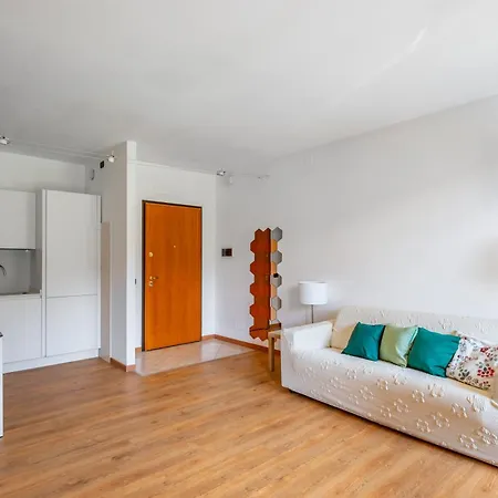 Into The Green! Flat & Garage * أركوا بتراركا