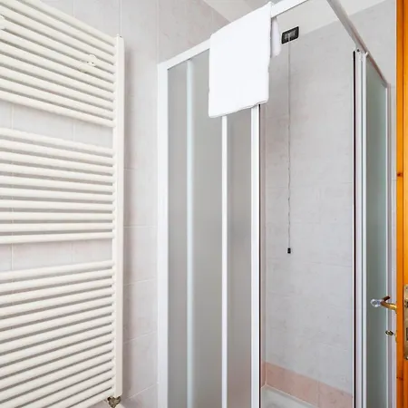 Into The Green! Flat & Garage * أركوا بتراركا
